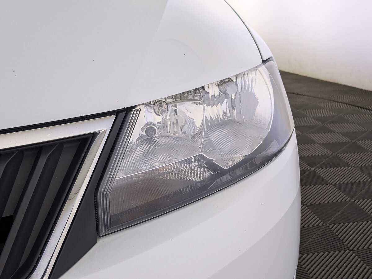 Купить Skoda Rapid с пробегом. Фото: #10