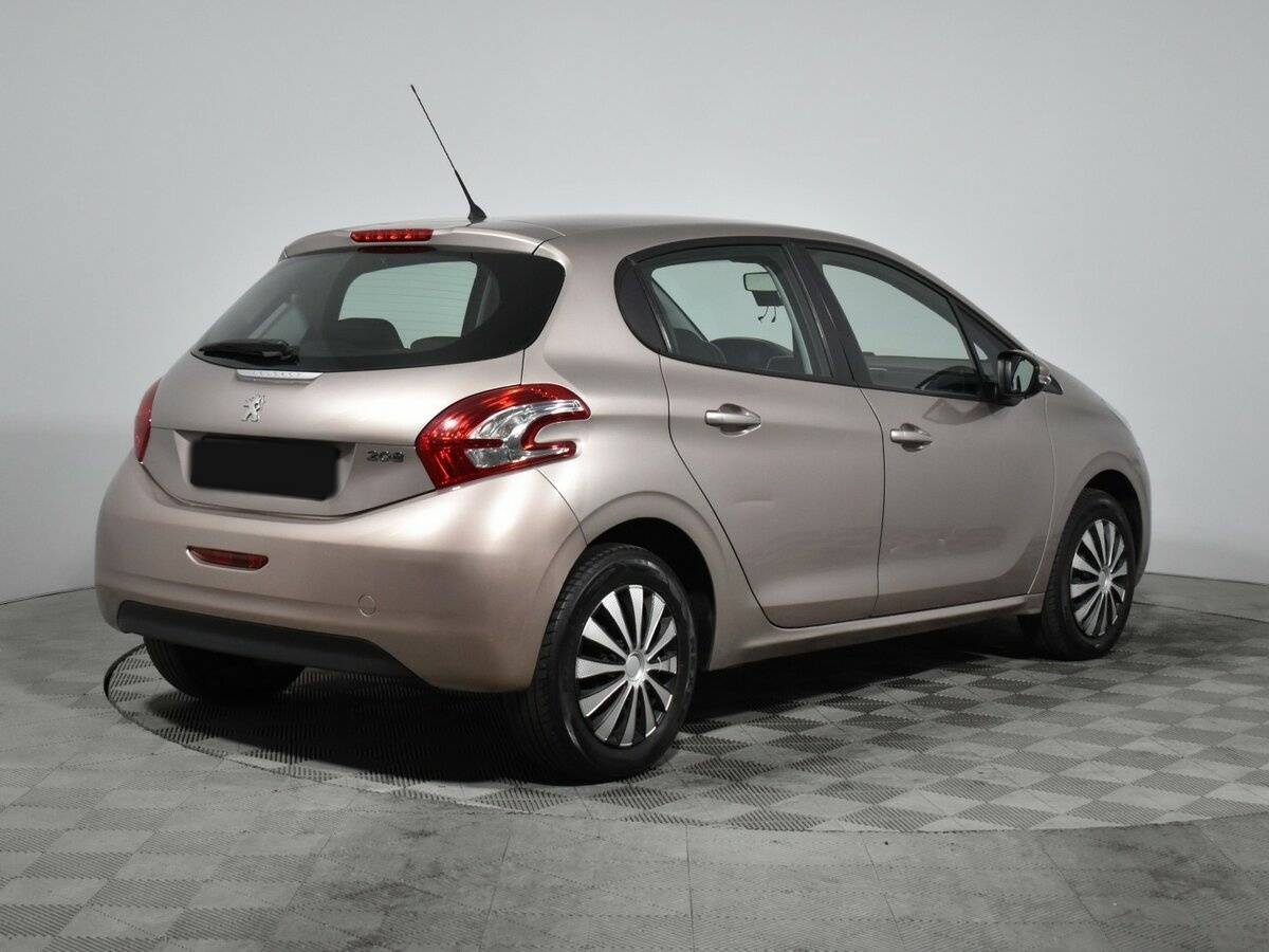 Купить Peugeot 208 с пробегом. Фото: #4
