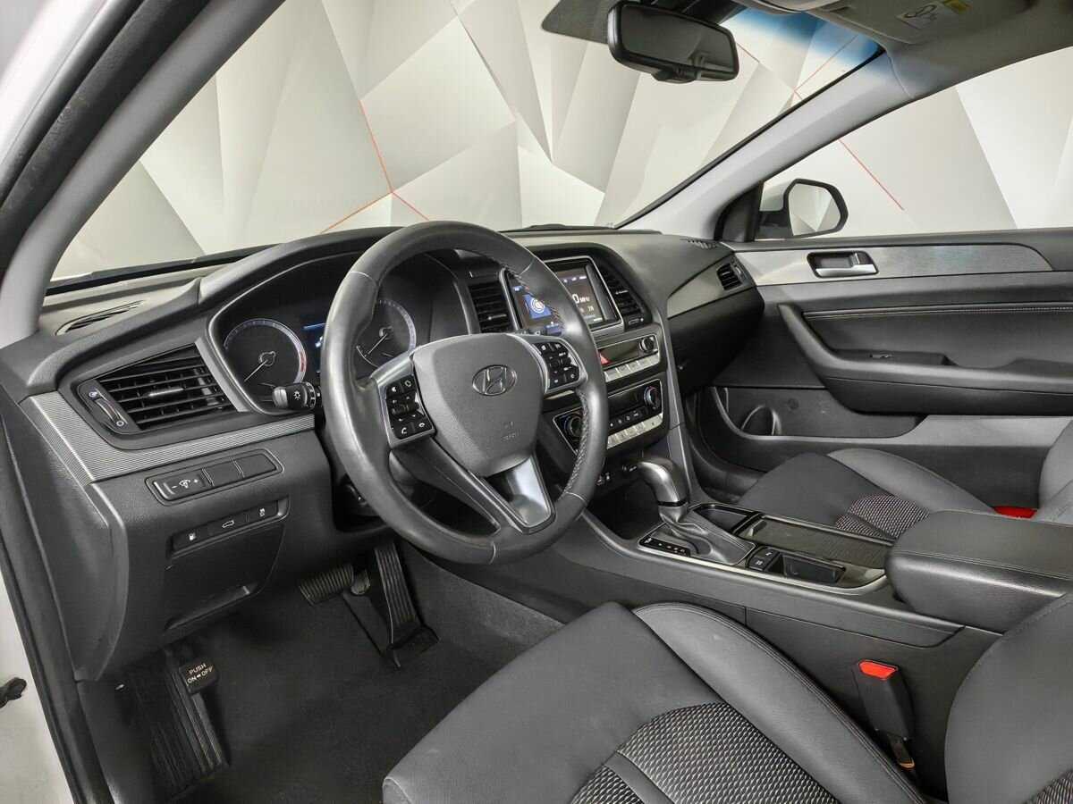 Купить Hyundai Sonata с пробегом. Фото: #13