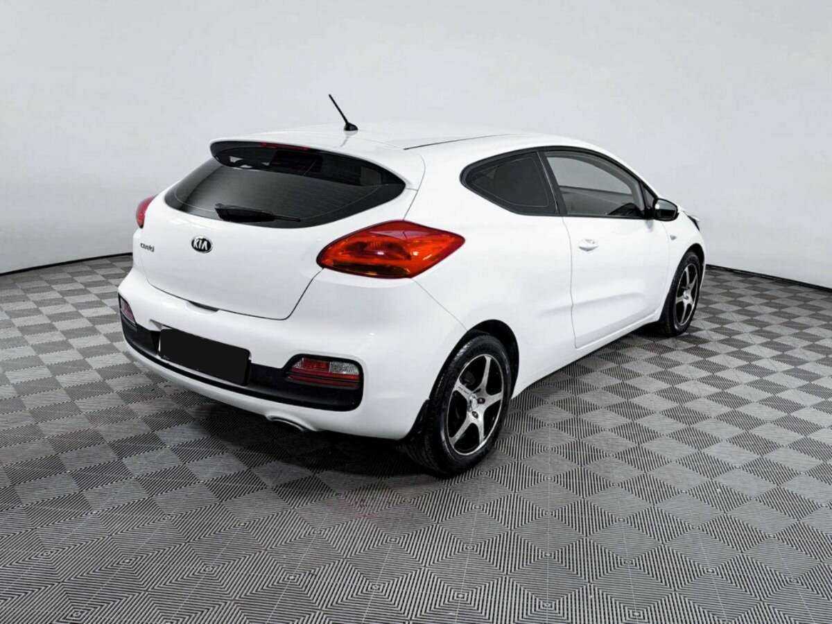 Купить Kia Ceed с пробегом. Фото: #3