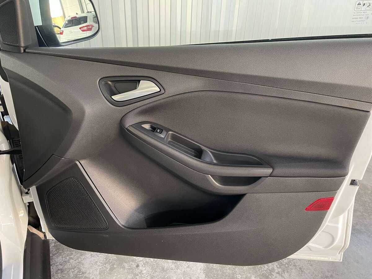 Купить Ford Focus с пробегом. Фото: #18