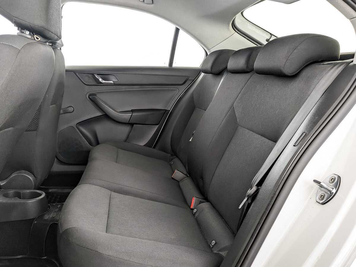 Купить Skoda Rapid с пробегом. Фото: #11