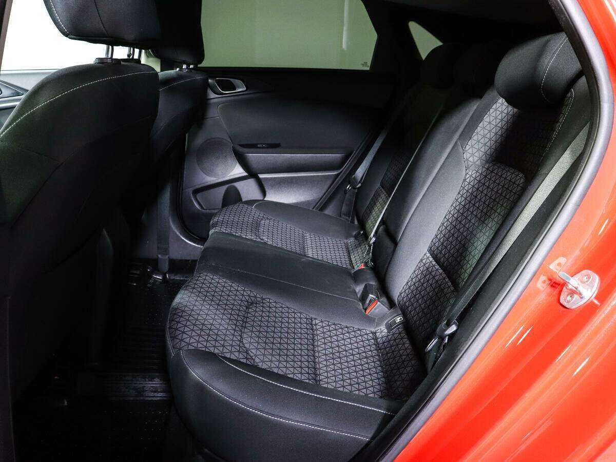Купить Kia Ceed с пробегом. Фото: #7