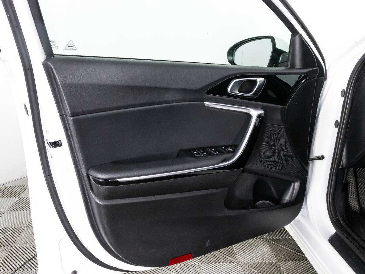 Купить Kia Ceed с пробегом. Фото: #23