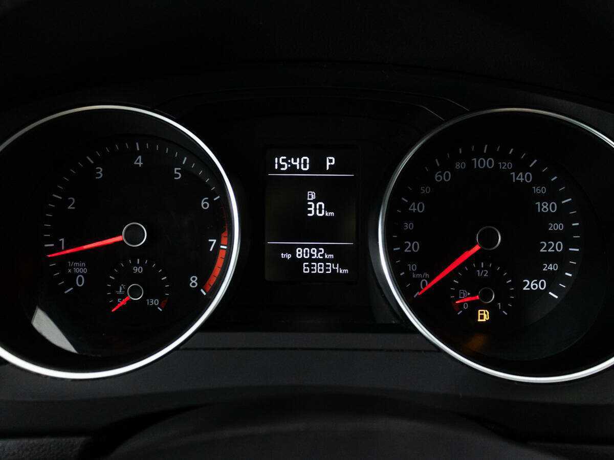 Купить Volkswagen Jetta с пробегом. Фото: #11