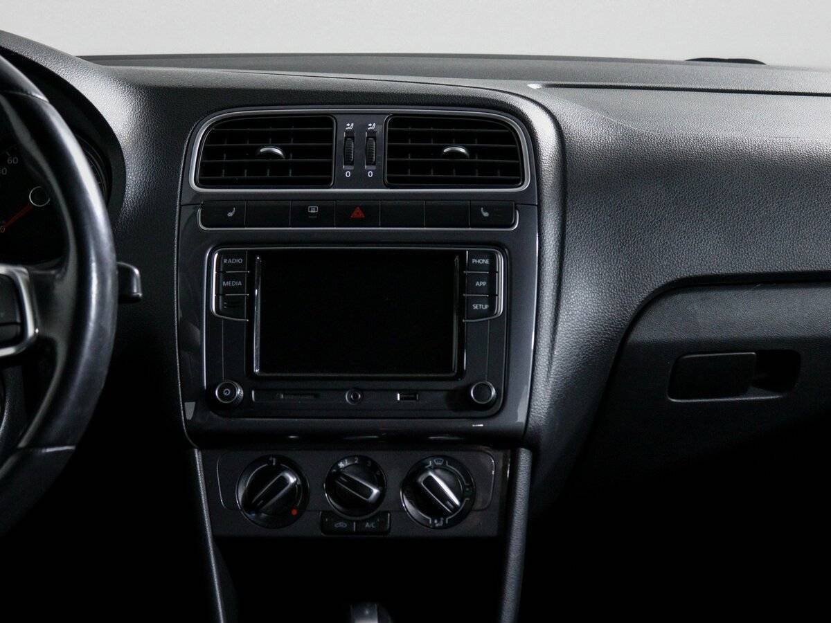Купить Volkswagen Polo с пробегом. Фото: #12
