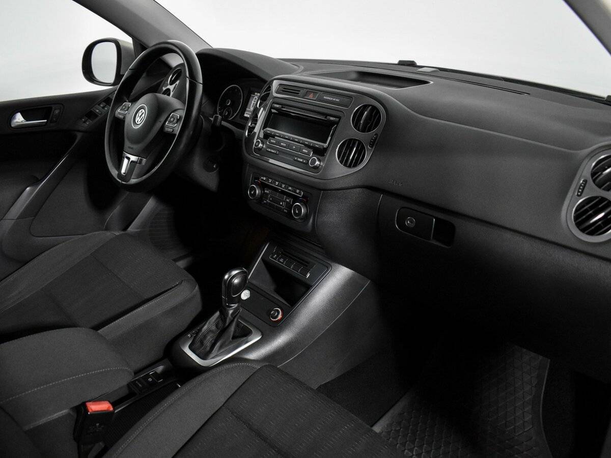 Купить Volkswagen Tiguan с пробегом. Фото: #17