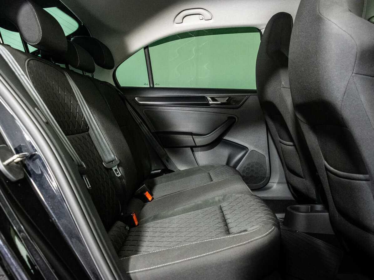 Купить Skoda Rapid с пробегом. Фото: #12