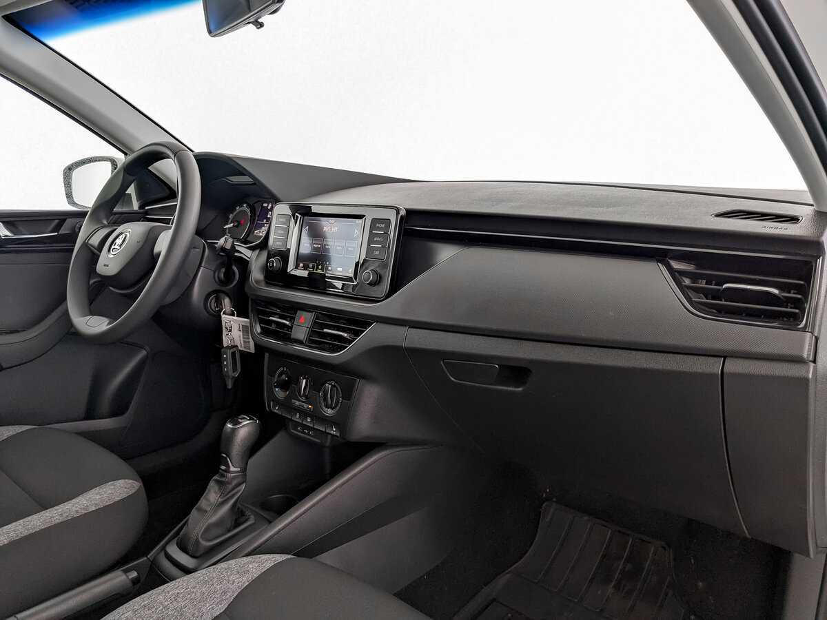 Купить Skoda Rapid с пробегом. Фото: #8