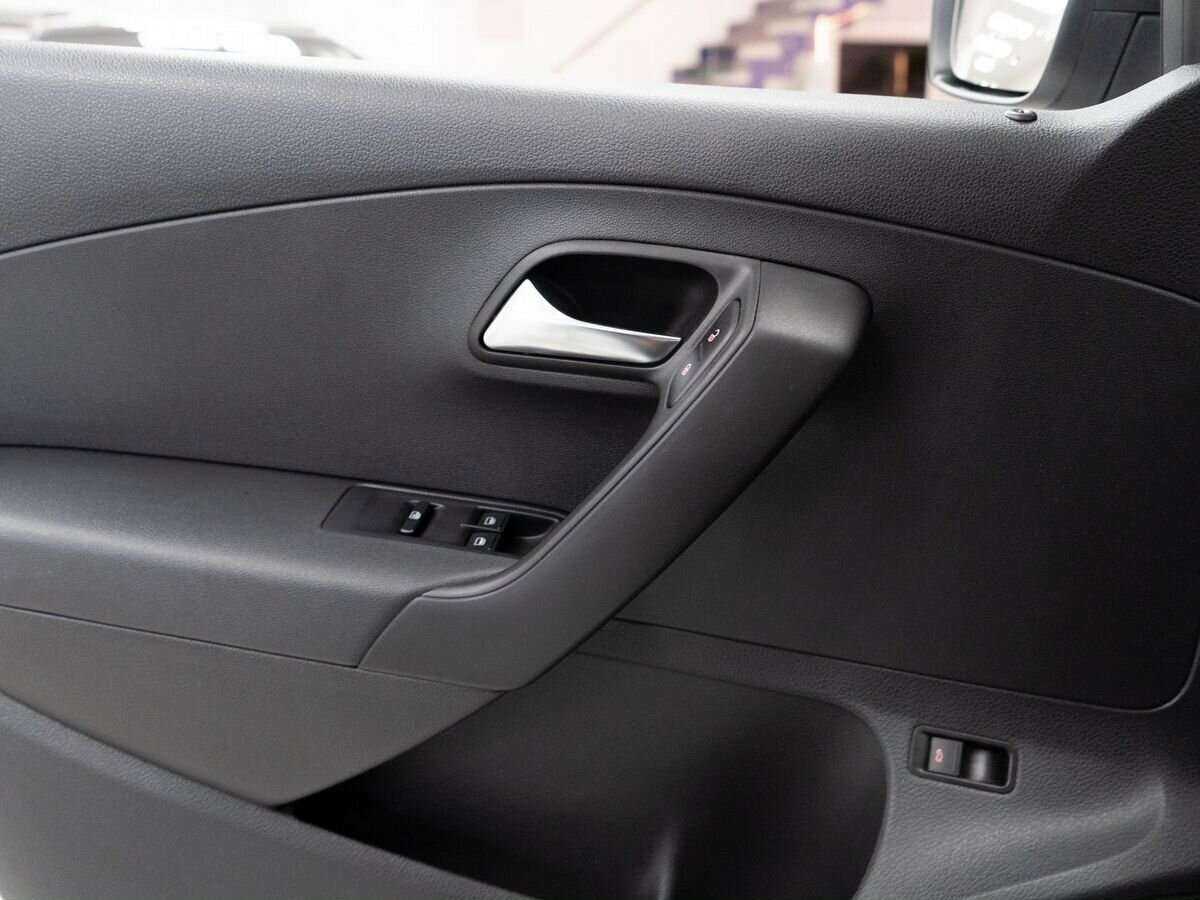 Купить Volkswagen Polo с пробегом. Фото: #13