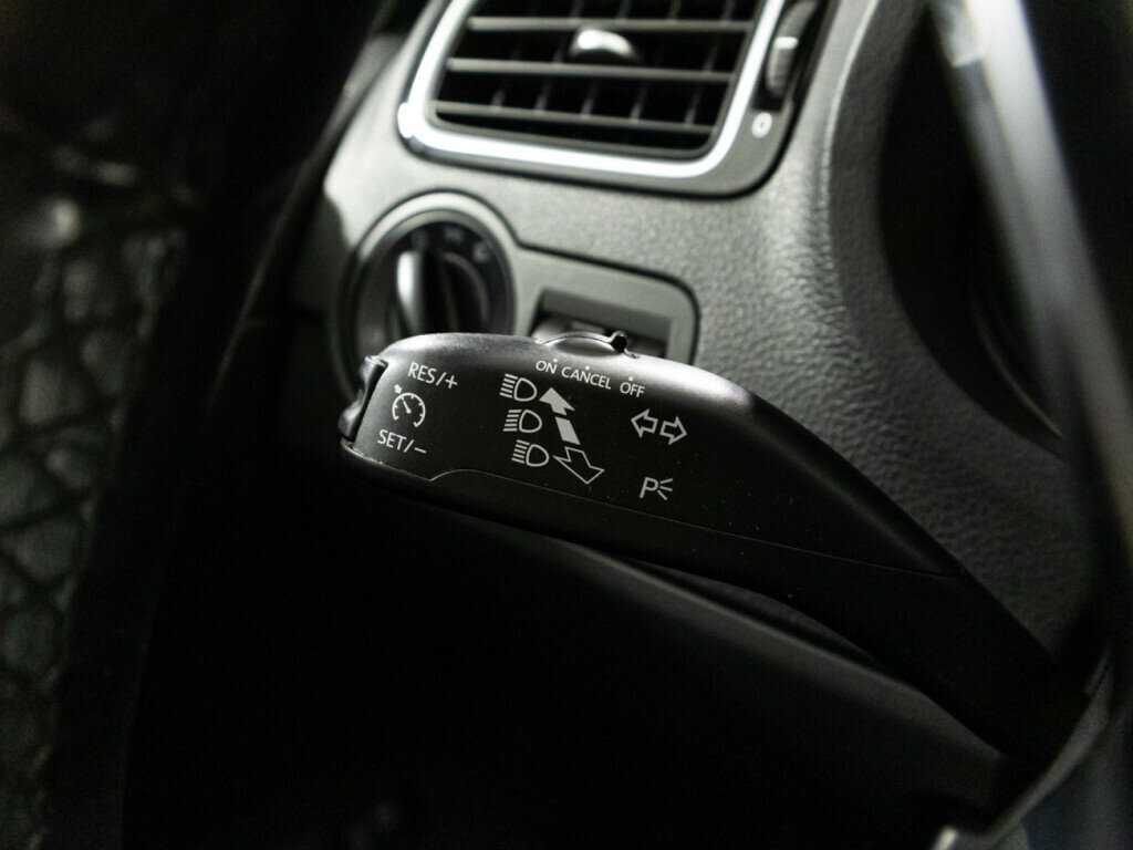 Купить Volkswagen Polo с пробегом. Фото: #17