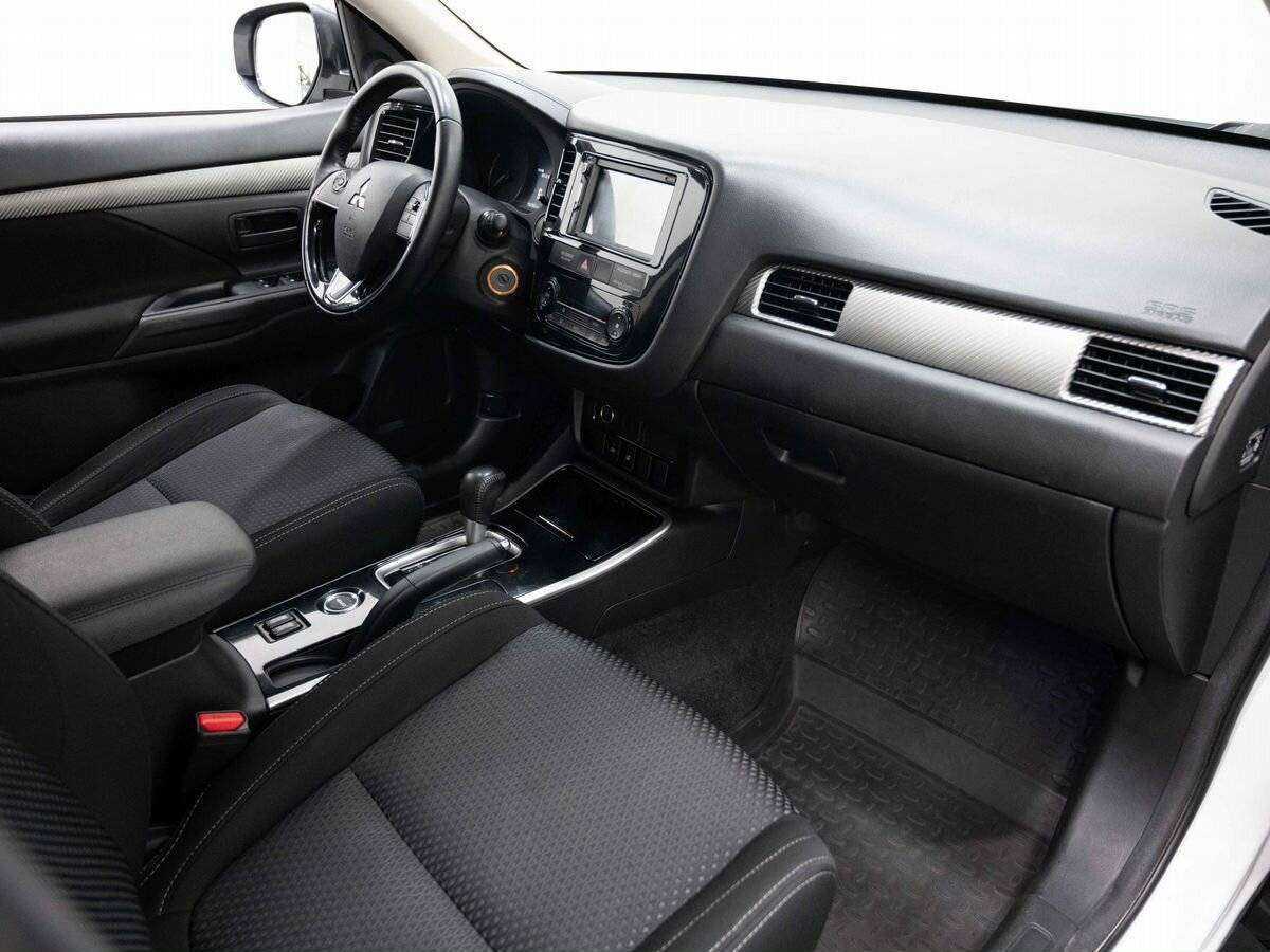 Купить Mitsubishi Outlander с пробегом. Фото: #10