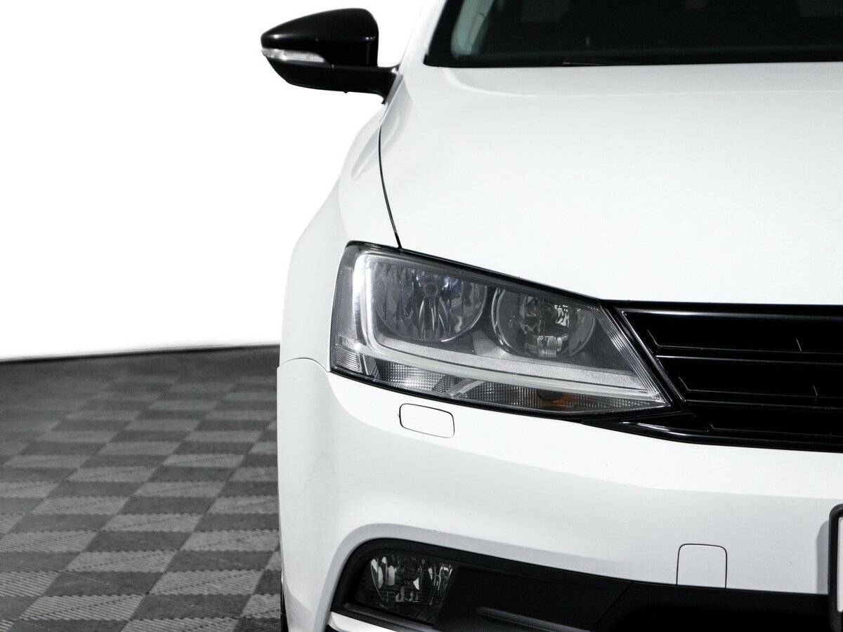 Купить Volkswagen Jetta с пробегом. Фото: #17