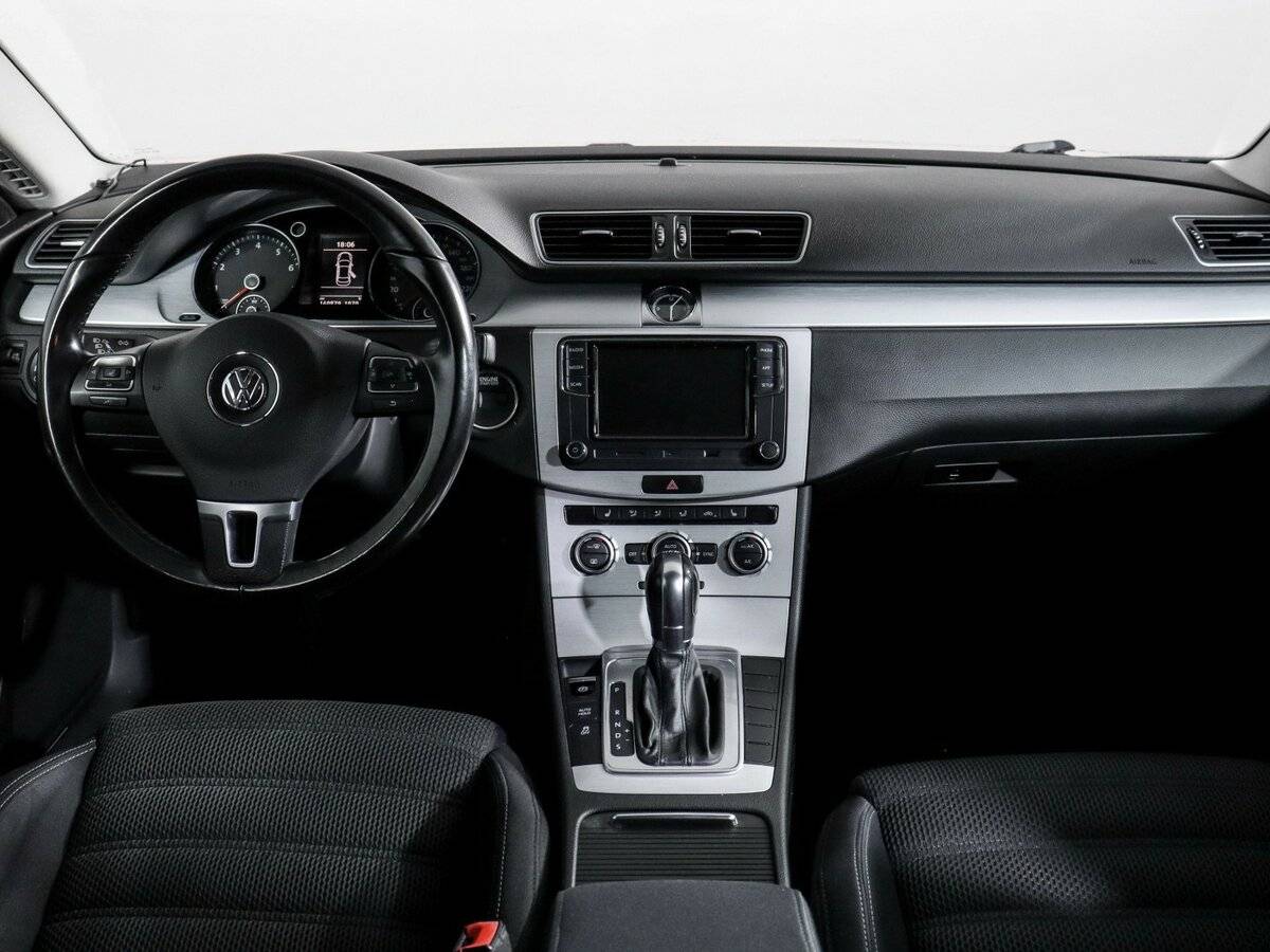 Купить Volkswagen Passat CC с пробегом. Фото: #9