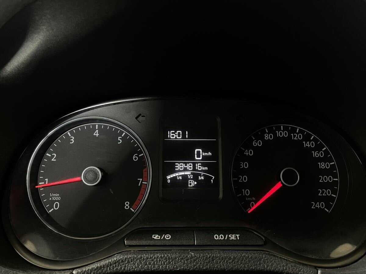 Купить Volkswagen Polo с пробегом. Фото: #10