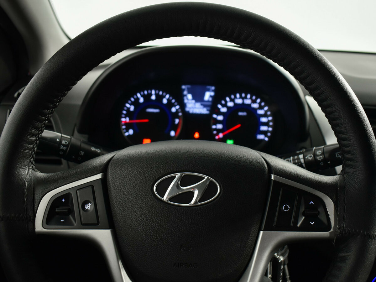 Купить Hyundai Solaris с пробегом. Фото: #13