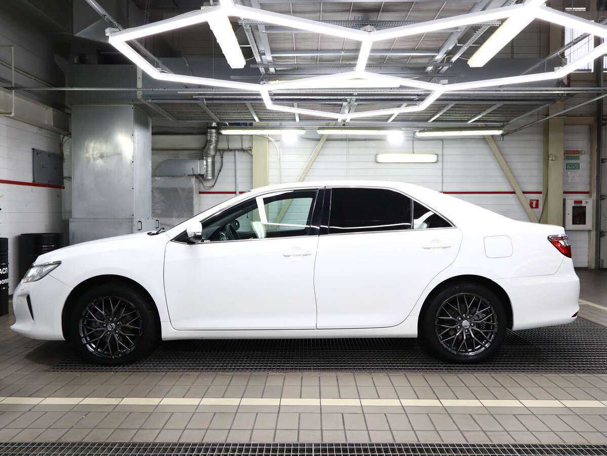 Купить Toyota Camry с пробегом. Фото: #4