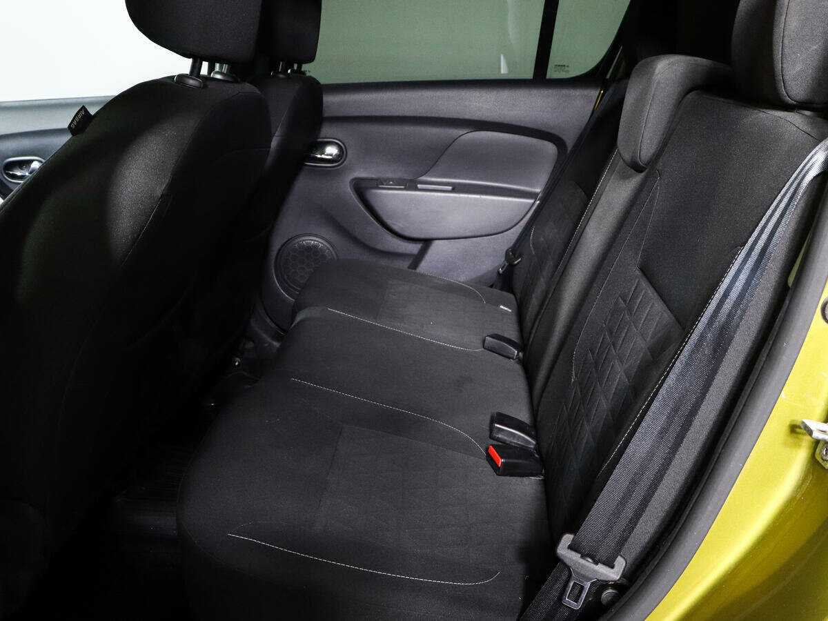 Купить Renault Sandero с пробегом. Фото: #9