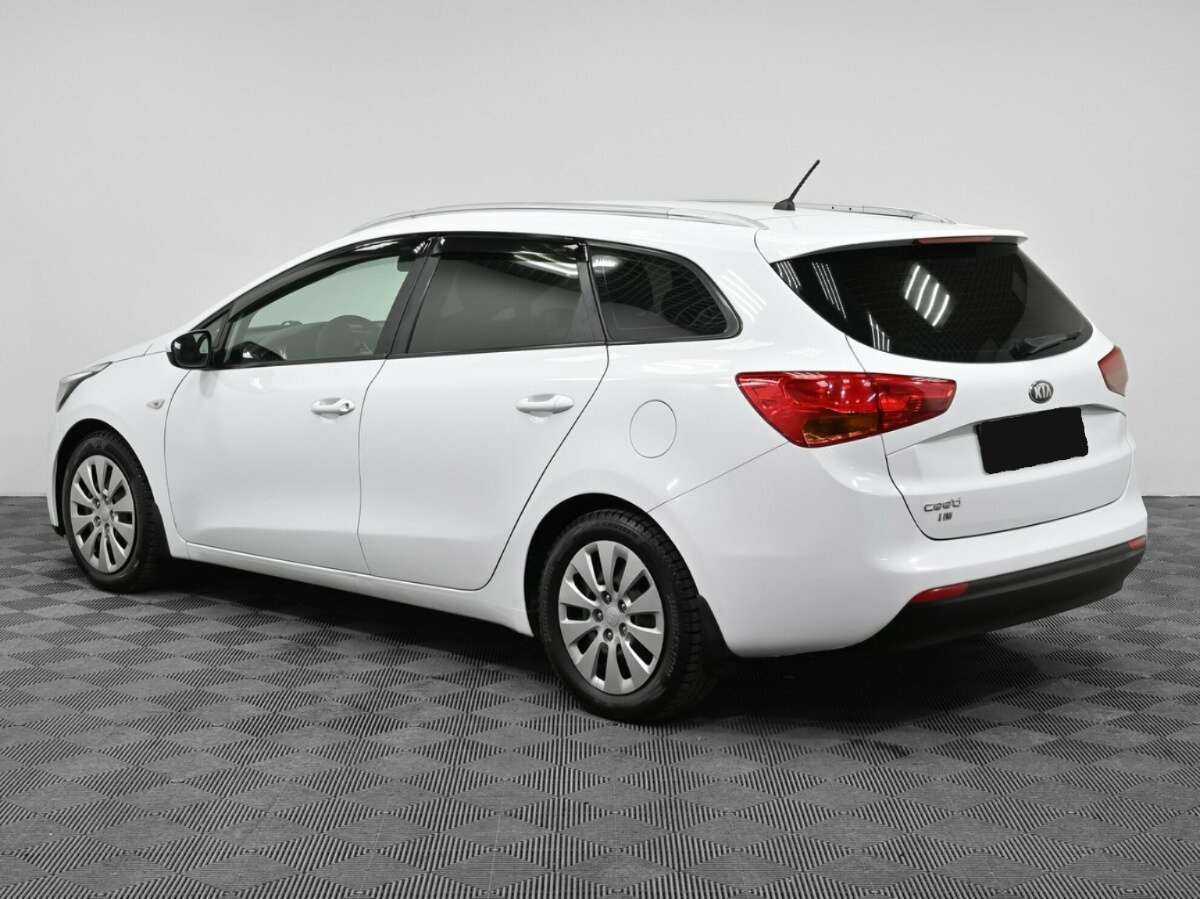 Купить Kia Ceed с пробегом. Фото: #3