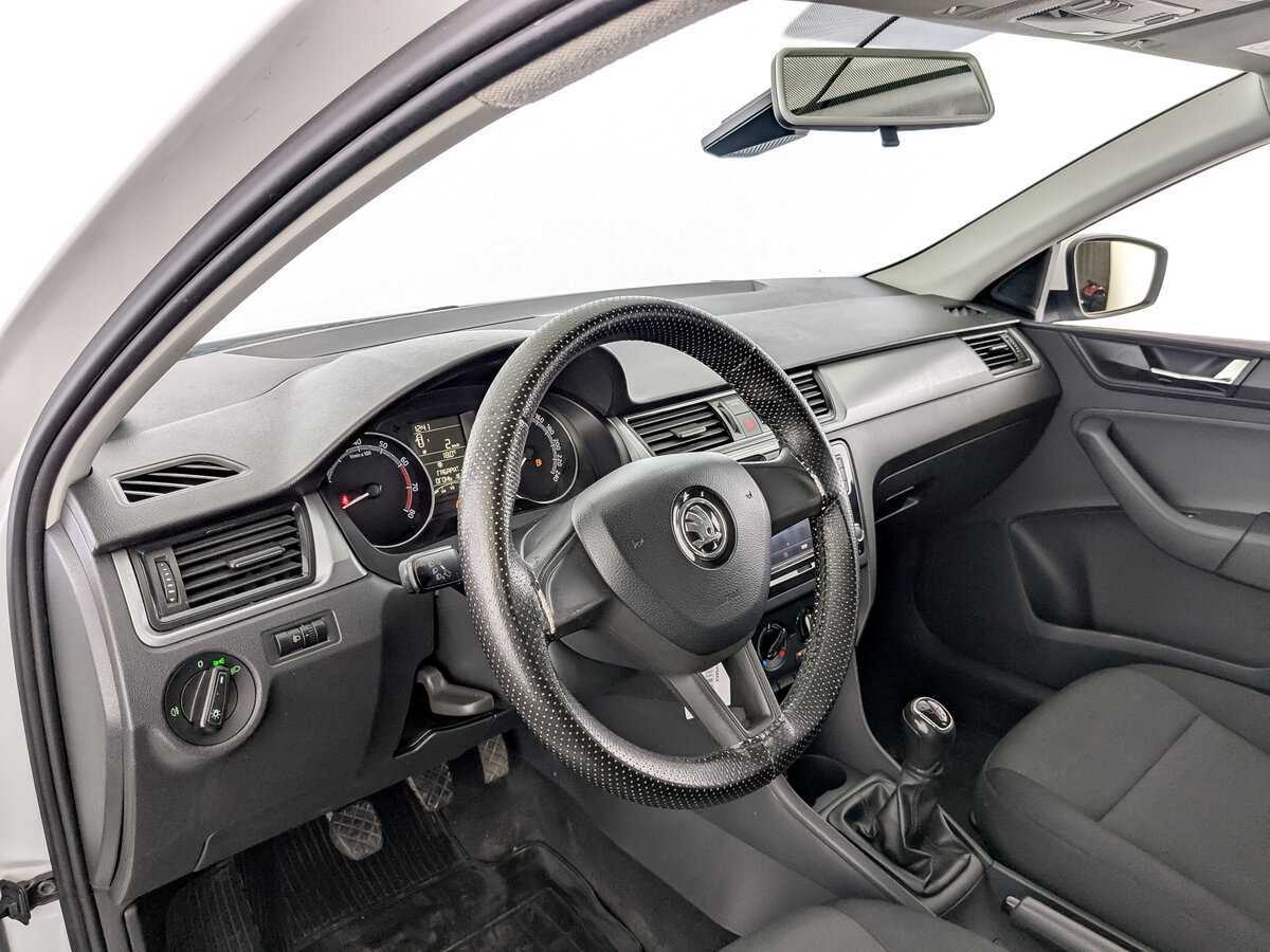 Купить Skoda Rapid с пробегом. Фото: #15