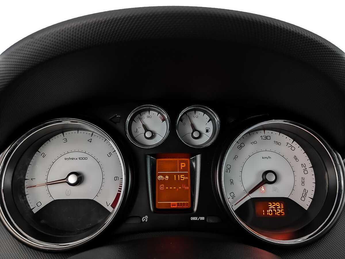 Купить Peugeot 408 с пробегом. Фото: #13