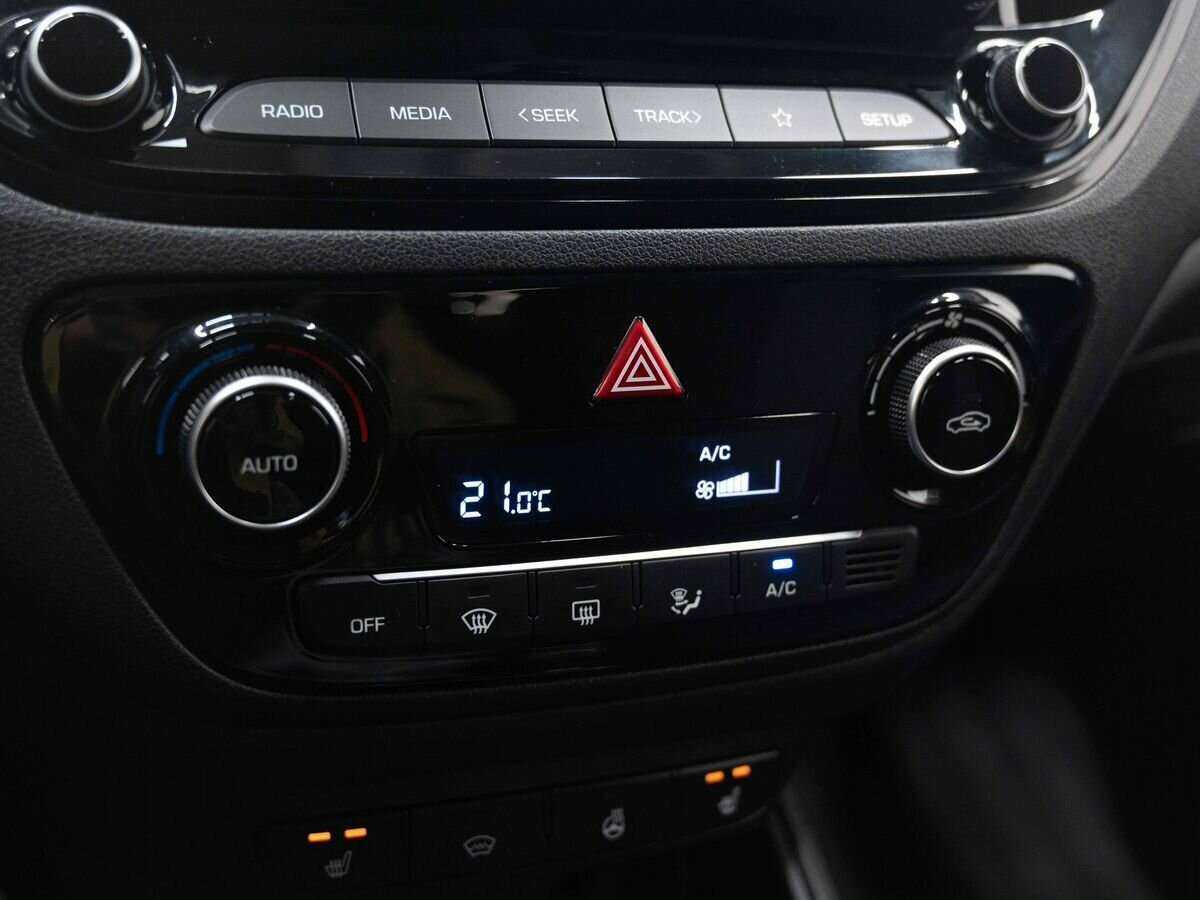 Купить Hyundai Solaris с пробегом. Фото: #22