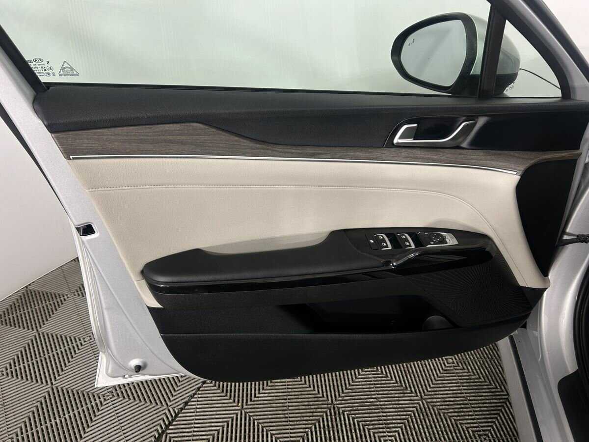 Купить Kia K5 с пробегом. Фото: #5