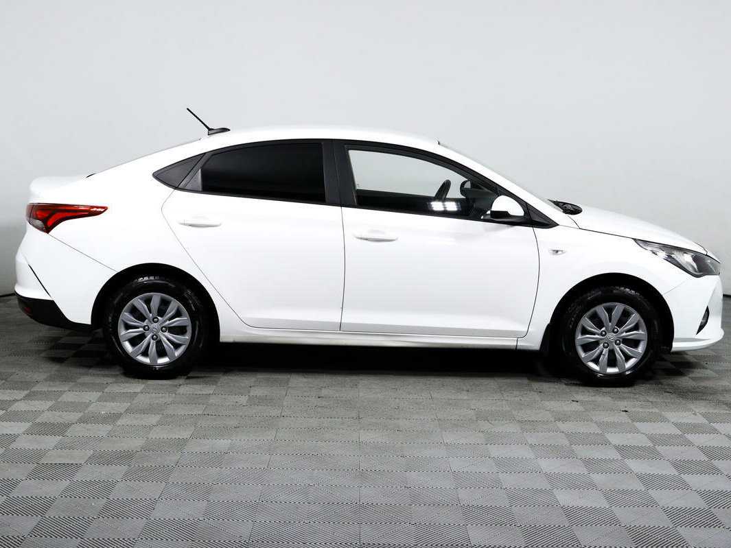 Купить Hyundai Solaris с пробегом. Фото: #3