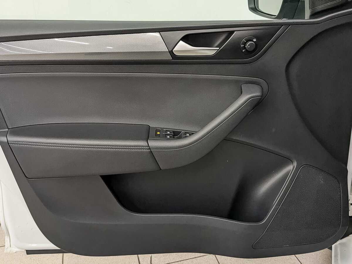 Купить Volkswagen Polo с пробегом. Фото: #18