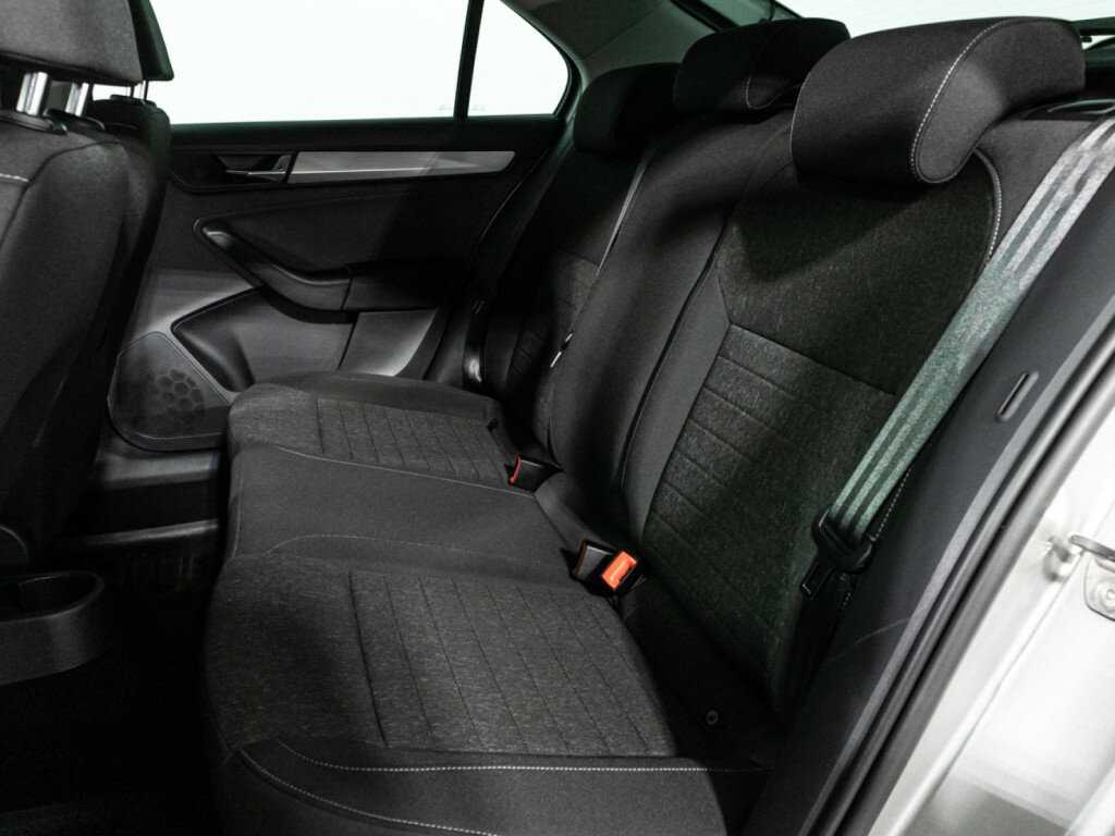 Купить Skoda Rapid с пробегом. Фото: #9