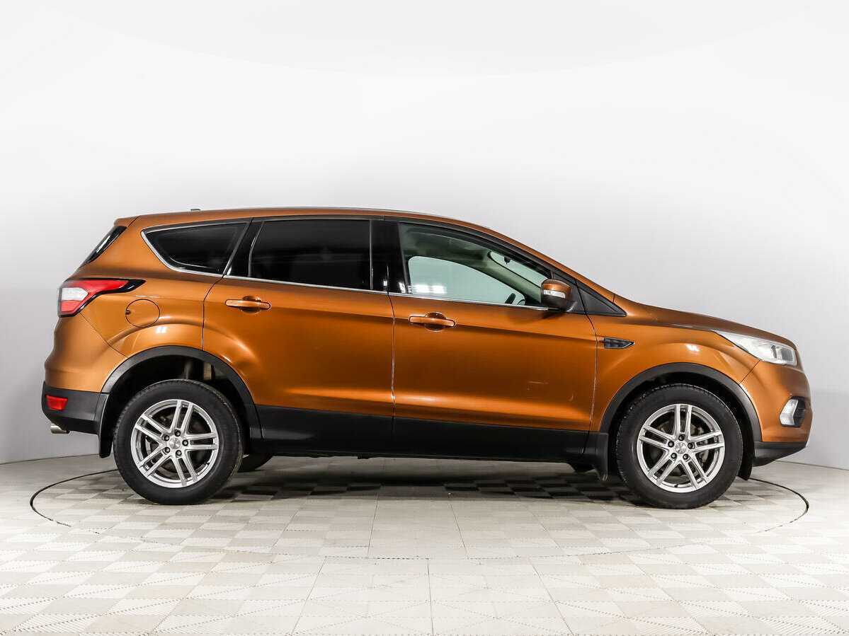 Купить Ford Kuga с пробегом. Фото: #3