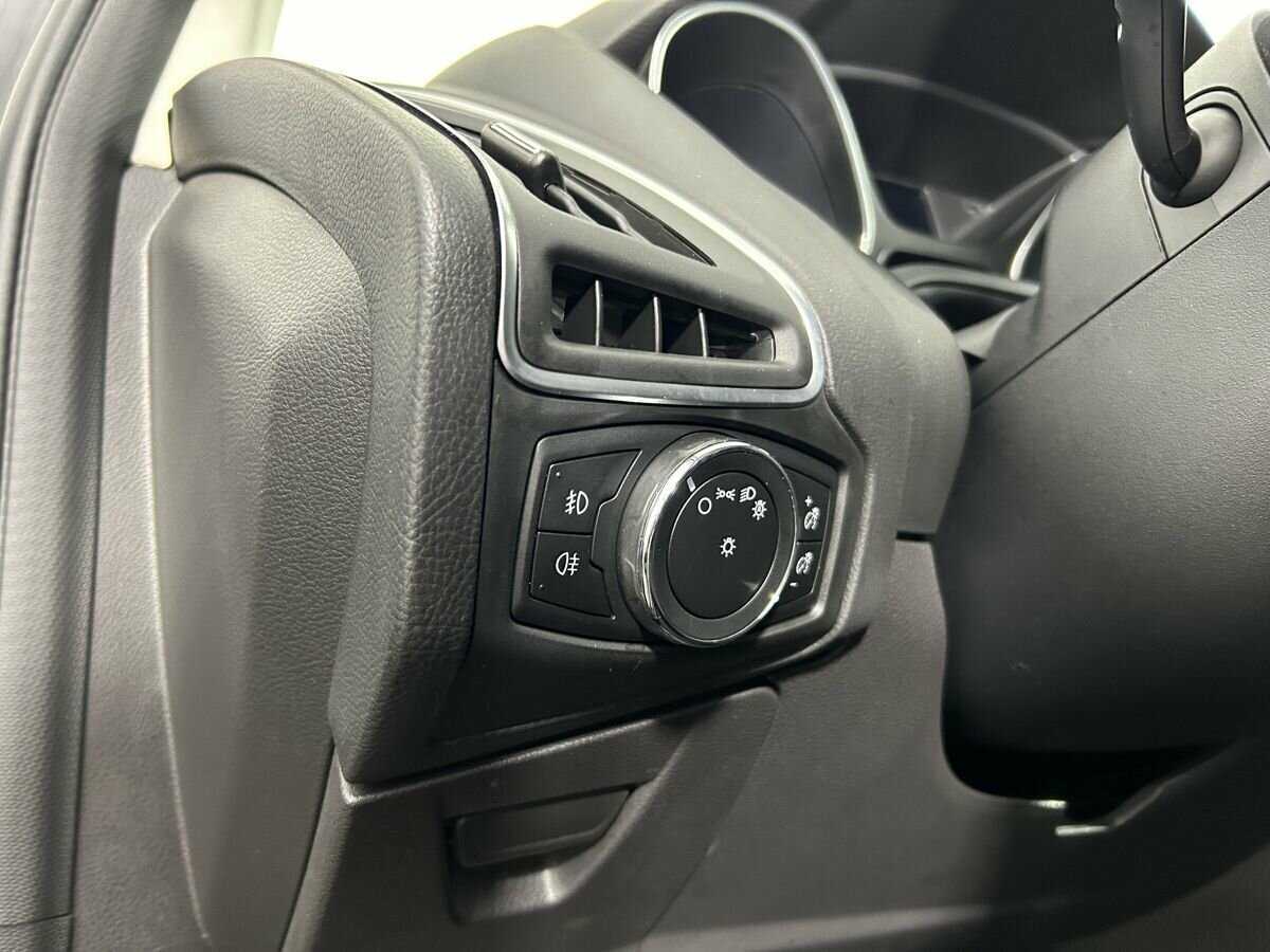 Купить Ford Focus с пробегом. Фото: #8