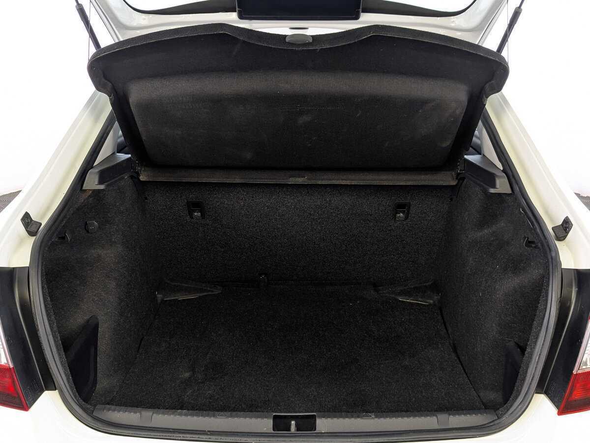 Купить Skoda Rapid с пробегом. Фото: #9