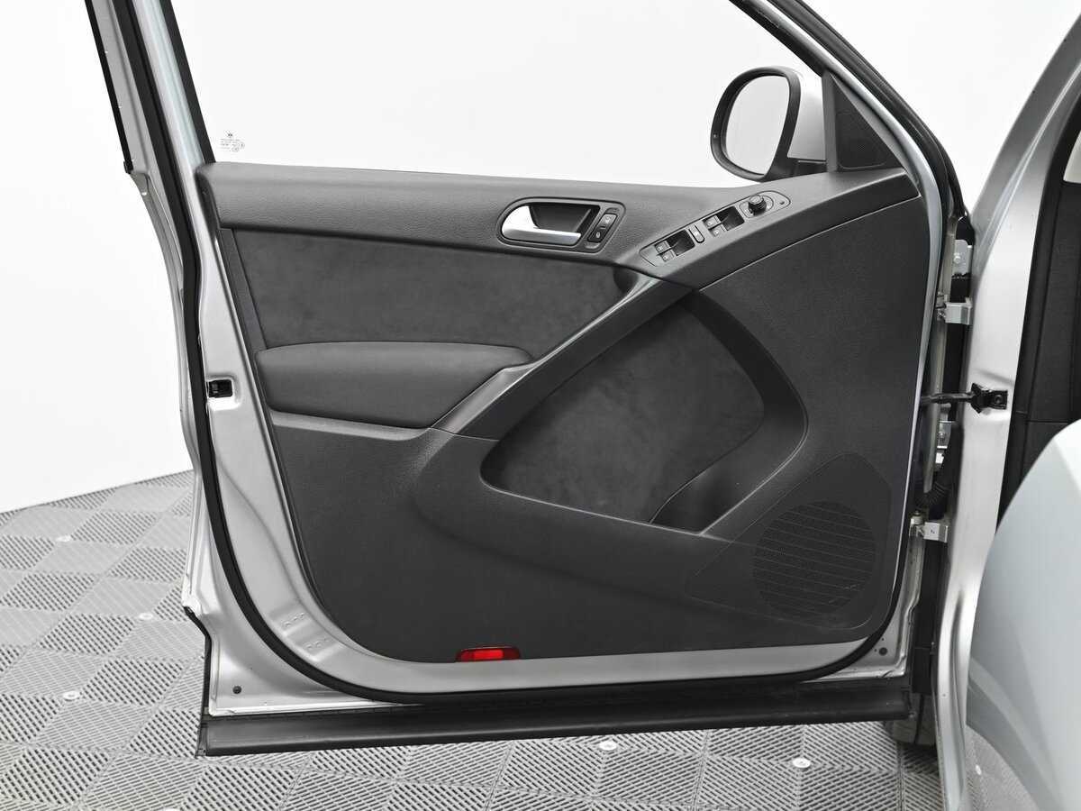 Купить Volkswagen Tiguan с пробегом. Фото: #7