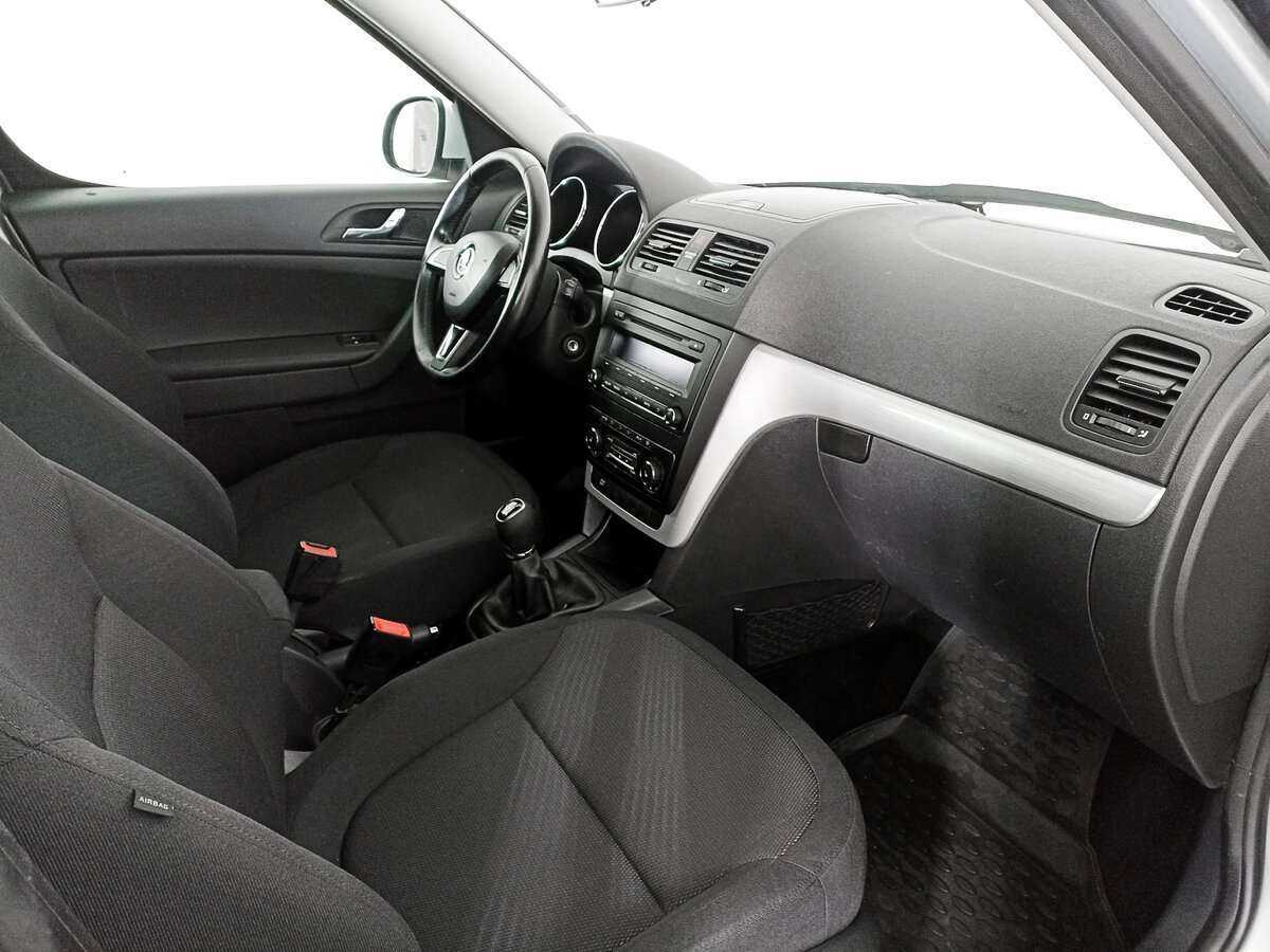 Купить Skoda Yeti с пробегом. Фото: #8