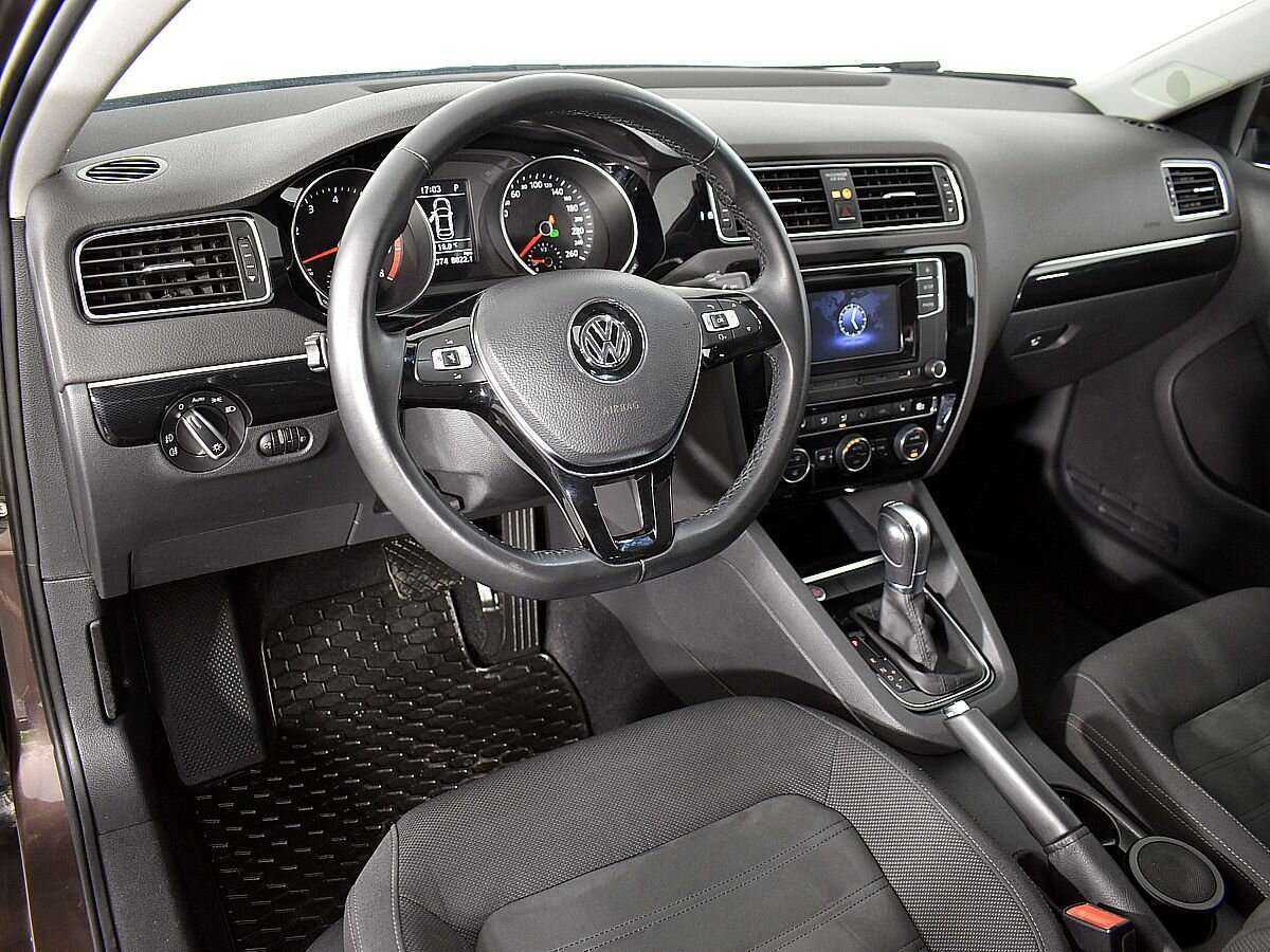 Купить Volkswagen Jetta с пробегом. Фото: #5