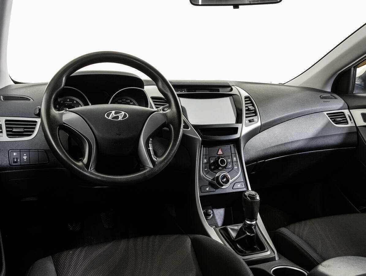 Купить Hyundai Elantra с пробегом. Фото: #10