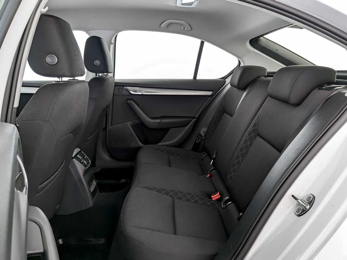 Купить Skoda Octavia с пробегом. Фото: #9