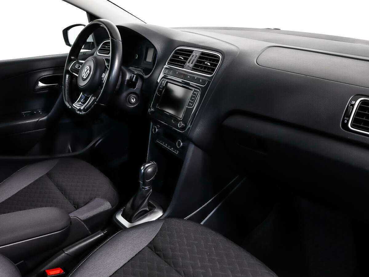 Купить Volkswagen Polo с пробегом. Фото: #10