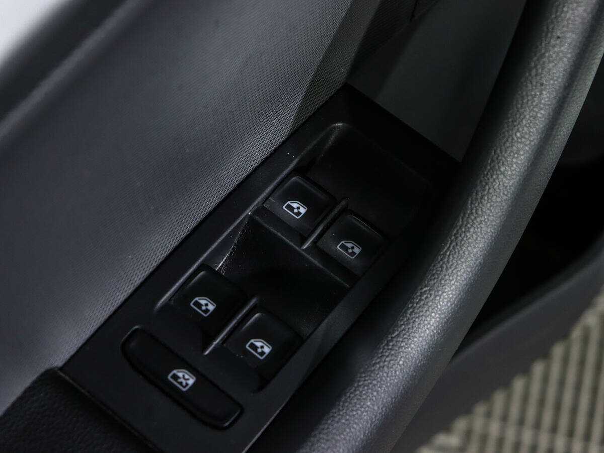 Купить Skoda Rapid с пробегом. Фото: #12