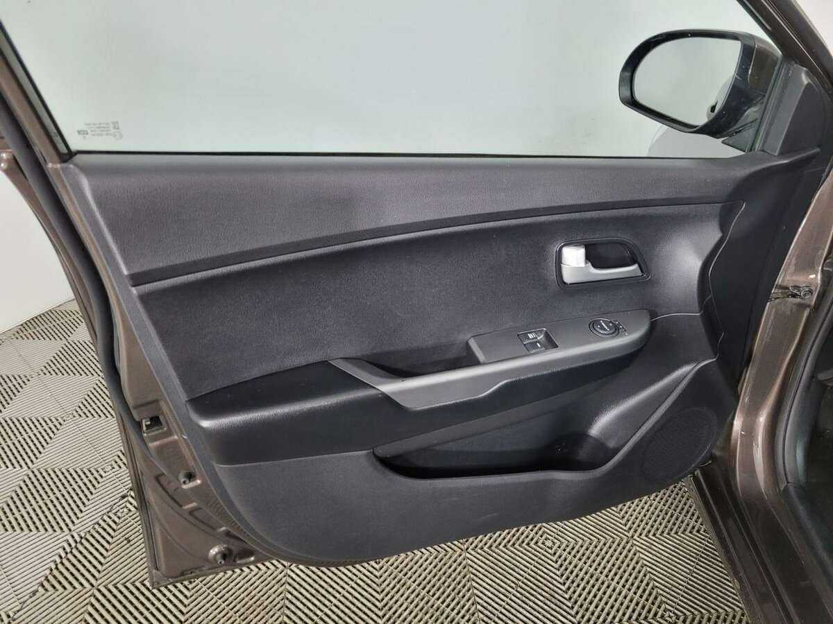 Купить Kia Rio с пробегом. Фото: #7