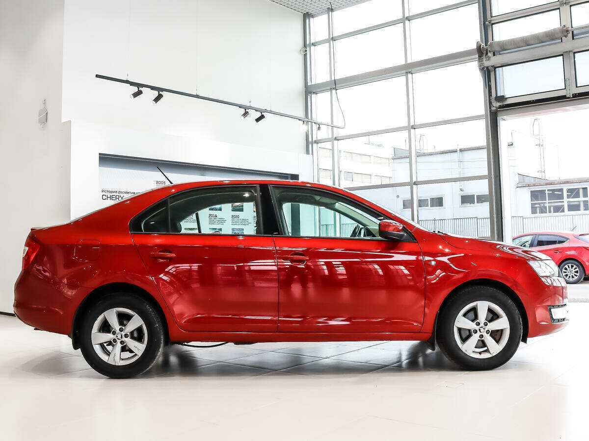 Купить Skoda Rapid с пробегом. Фото: #3