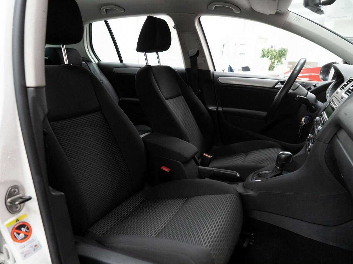 Купить Volkswagen Golf с пробегом. Фото: #9