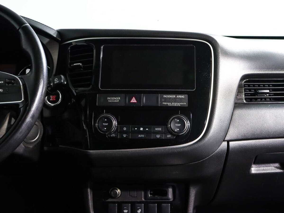 Купить Mitsubishi Outlander с пробегом. Фото: #10