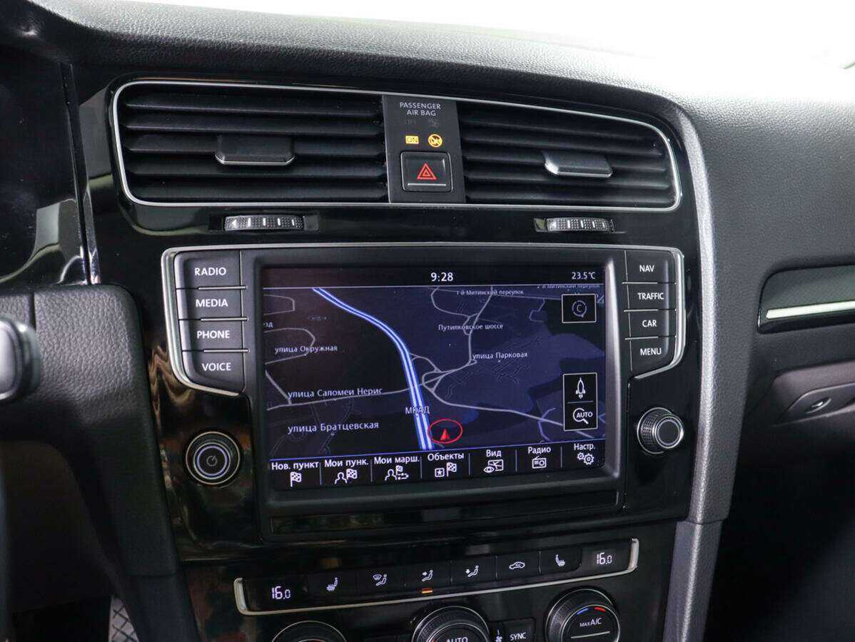 Купить Volkswagen Golf с пробегом. Фото: #17