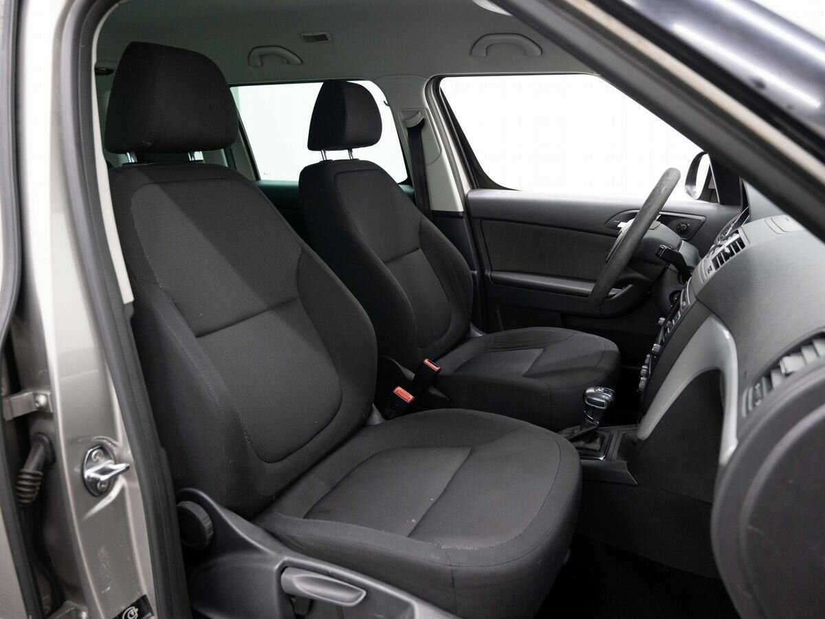 Купить Skoda Yeti с пробегом. Фото: #11