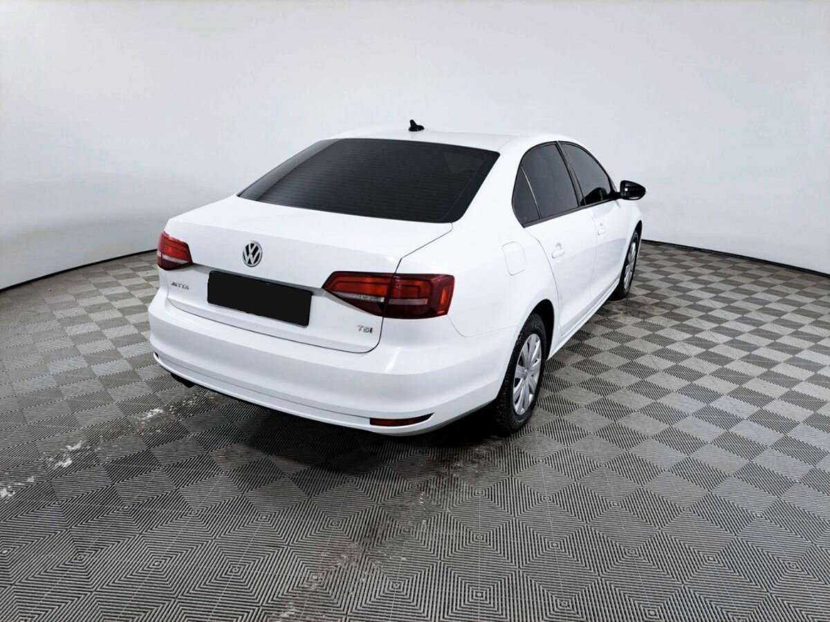 Купить Volkswagen Jetta с пробегом. Фото: #4