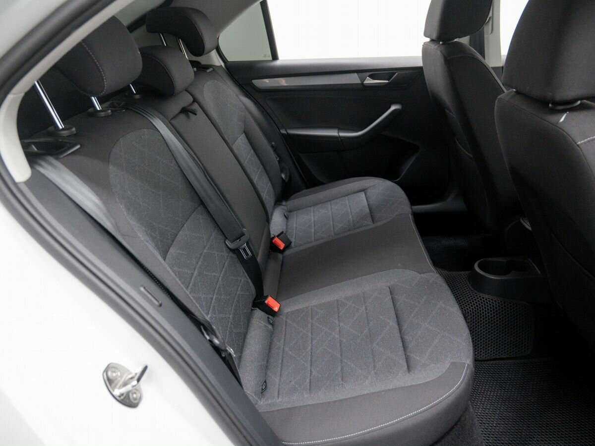 Купить Volkswagen Polo с пробегом. Фото: #8