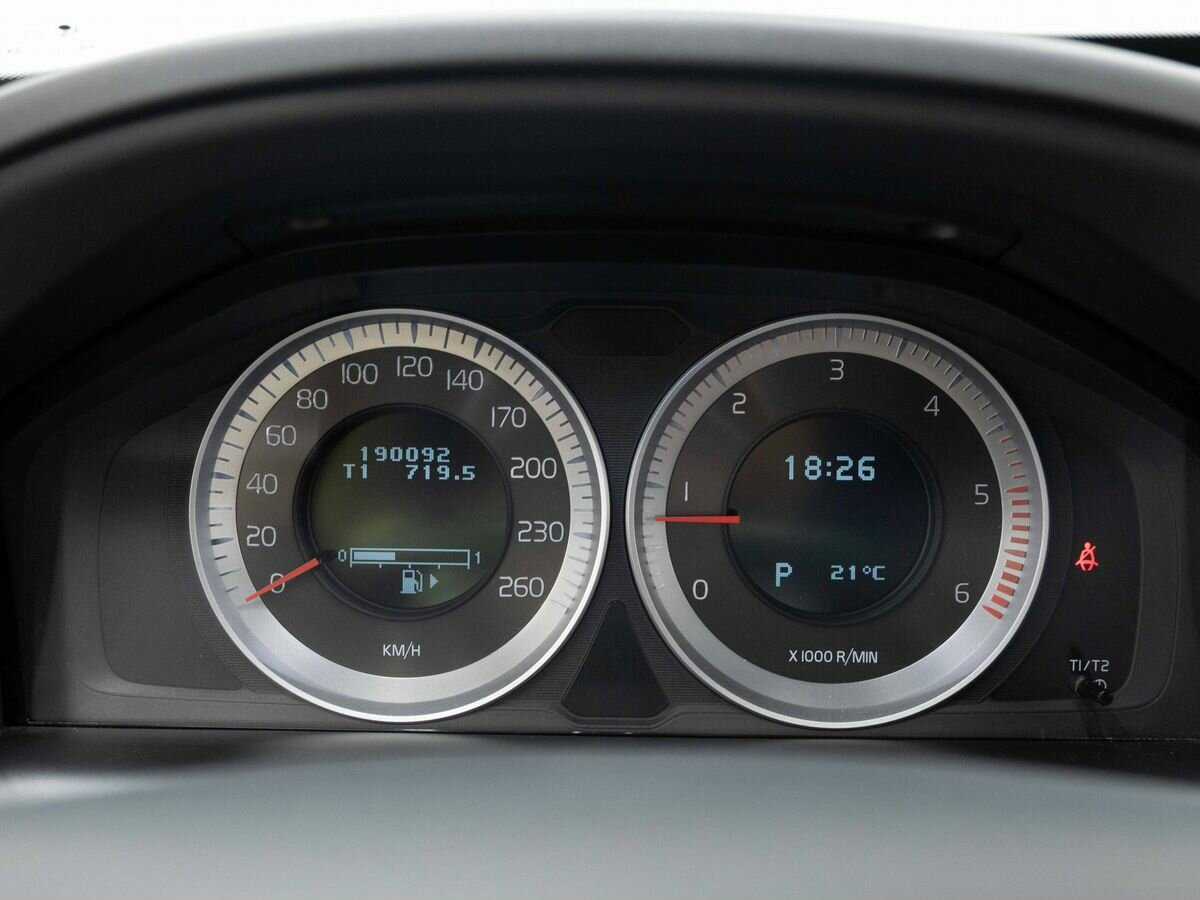 Купить Volvo XC60 с пробегом. Фото: #18