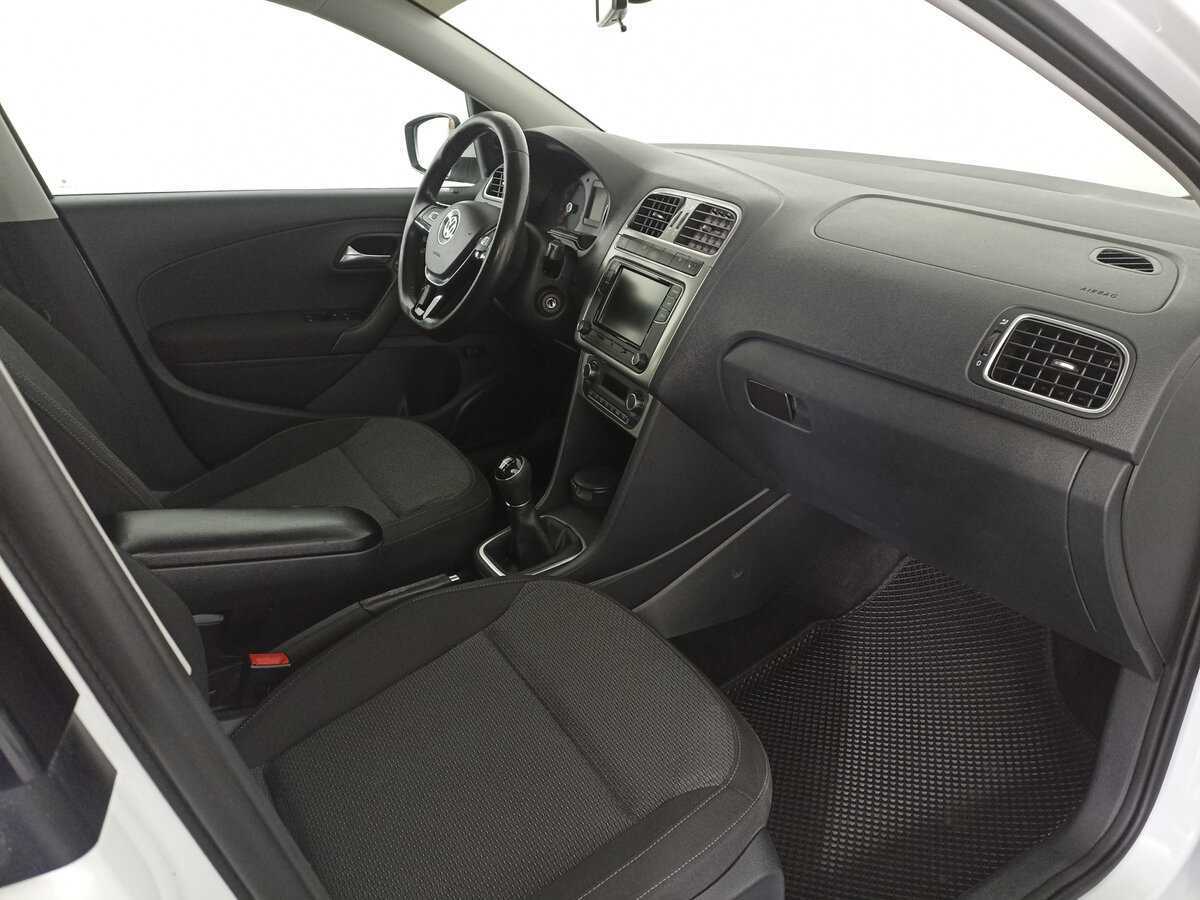 Купить Volkswagen Polo с пробегом. Фото: #10